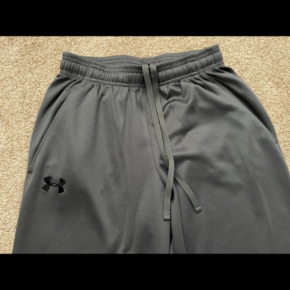 Men’s Under Armour Pants - Picture 3 of 4
